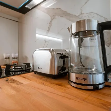 De Lux Central, P-ta Matei Corvin Cluj-Napoca