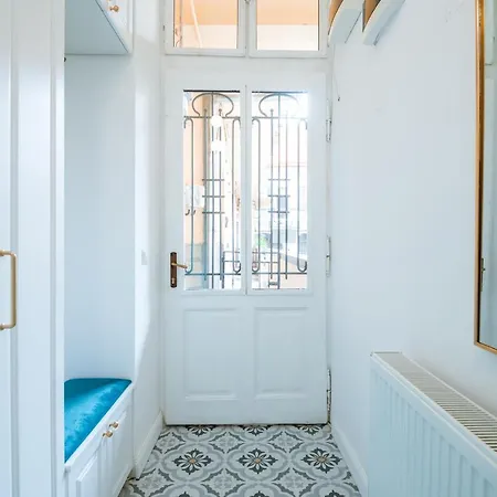 De Lux Central, P-ta Matei Corvin Lejlighed *