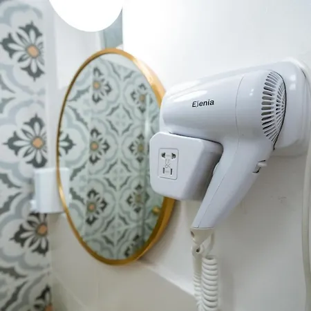 De Lux Central, P-ta Matei Corvin * Cluj-Napoca