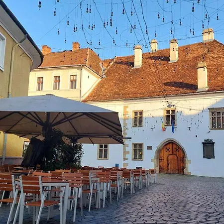 De Lux Central, P-ta Matei Corvin * Kluż-Napoka