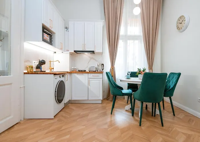 De Lux Central, P-ta Matei Corvin Kluż-Napoka