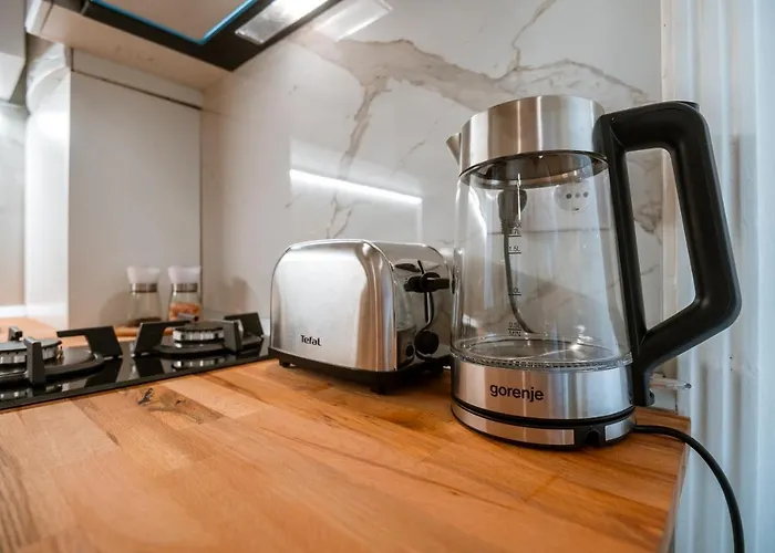 De Lux Central, P-ta Matei Corvin Cluj-Napoca