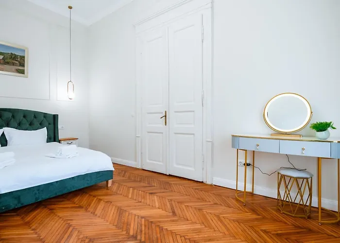 De Lux Central, P-ta Matei Corvin Apartment *