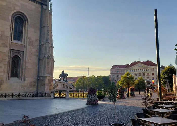 De Lux Central, P-ta Matei Corvin Cluj-Napoca