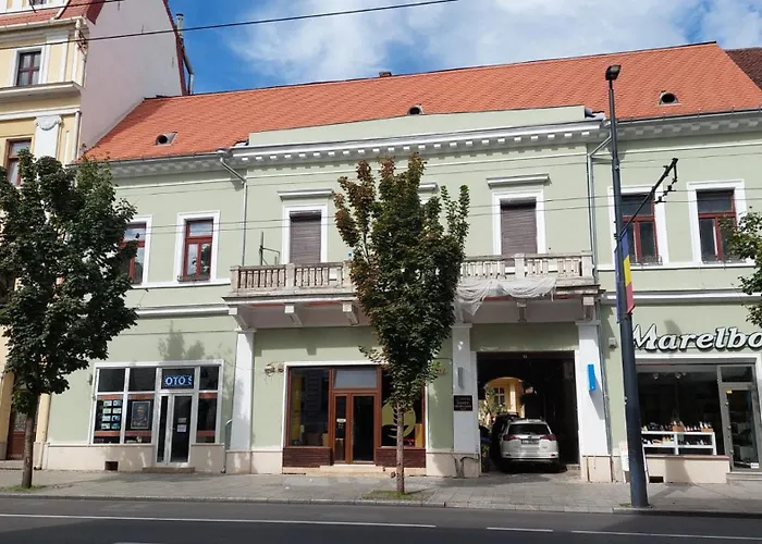 De Lux Central, P-ta Matei Corvin Cluj-Napoca